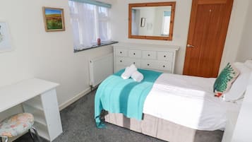 3 bedrooms, individually decorated, individually furnished, free WiFi