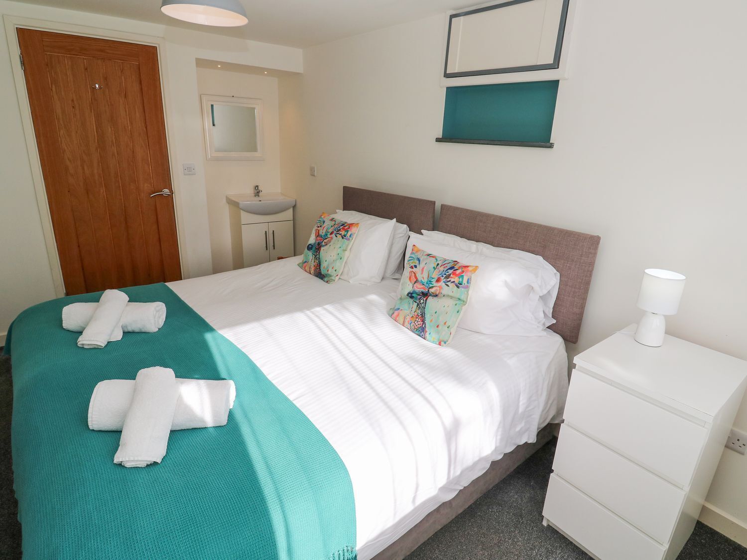 3 bedrooms, individually decorated, individually furnished, free WiFi