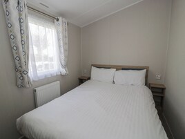 3 habitaciones, decoración personalizada y muebles diferentes 