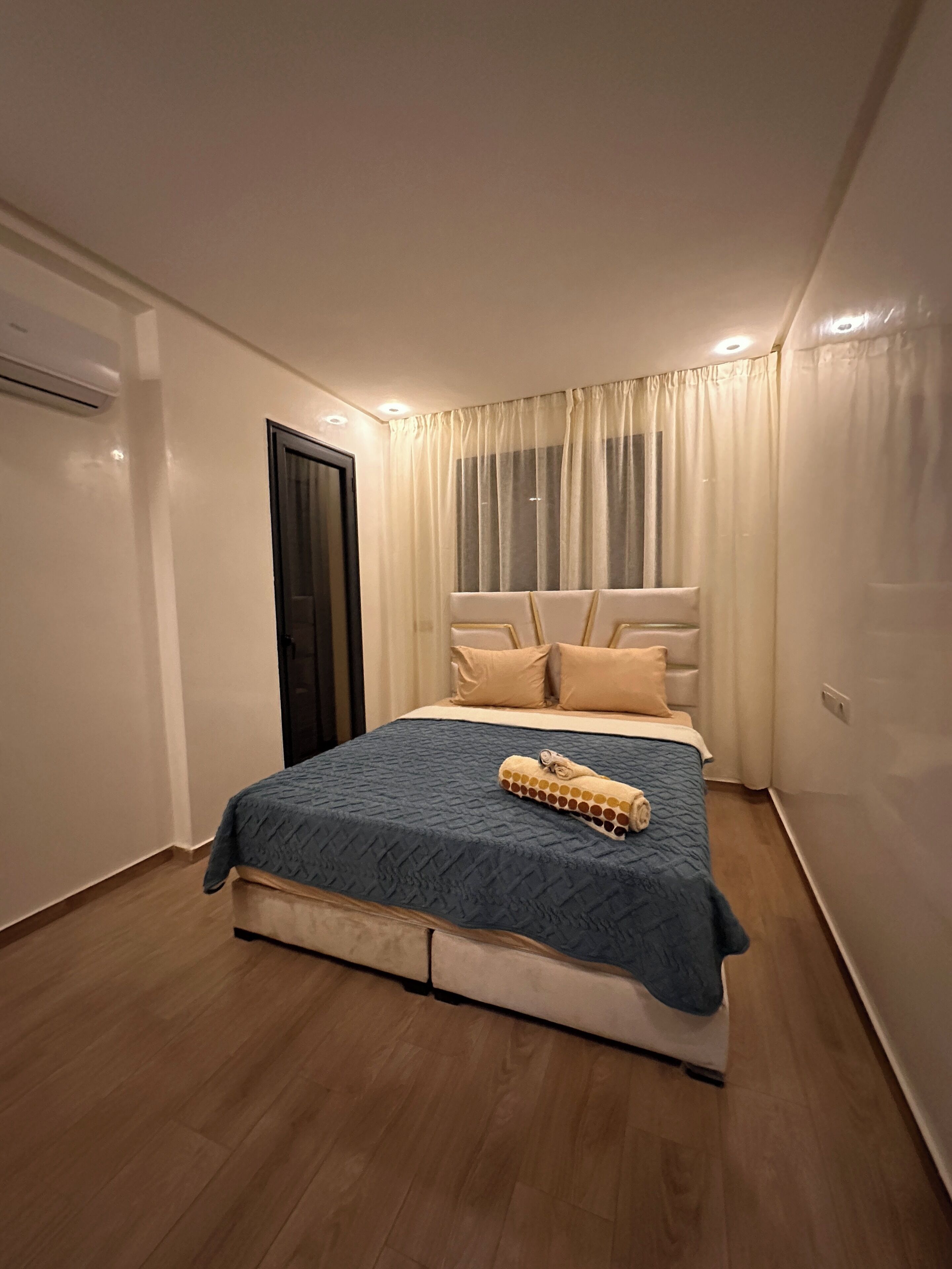 3 室のベッドルーム、アイロン / アイロン台、WiFi (無料)、ベッドシーツ