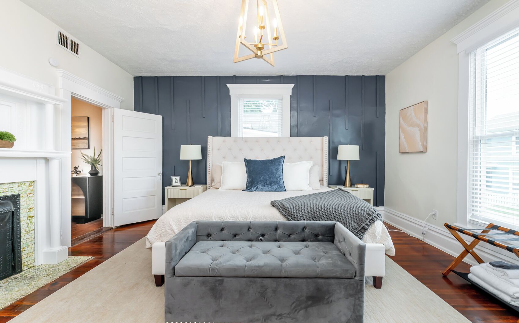 4 多间卧室、熨斗/熨衣板、上网接入、床单