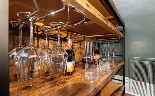 Welcome to The Old Fashioned on the Bourbon Trail!