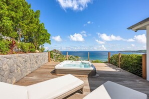 Baignoire à remous extérieure