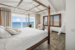 2 habitaciones, escritorio, tabla de planchar con plancha y wifi