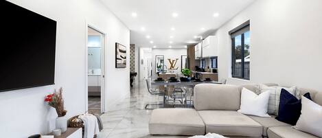 Luxury House, 3 Bedrooms, Private Pool, Garden View | Living room | 65-inch Smart TV with cable channels, Netflix, table tennis