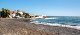 Vacation Home 'Ferry' with Sea View, Private Terrace and Wi-Fi