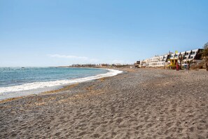 Beach nearby - Vacation Home 'Ferry' with Sea View, Private Terrace and Wi-Fi (puerto lajas)