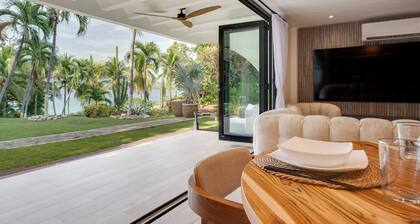 Flamingo Marina Private Beachfront Escape