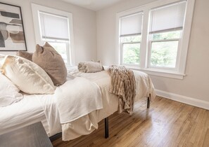 3 chambres, fer et planche à repasser, Wi-Fi gratuit, draps fournis