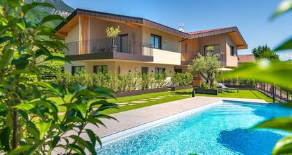 Apartment 'Katherina' mit Bergblick, Gemeinschaftspool und WLAN