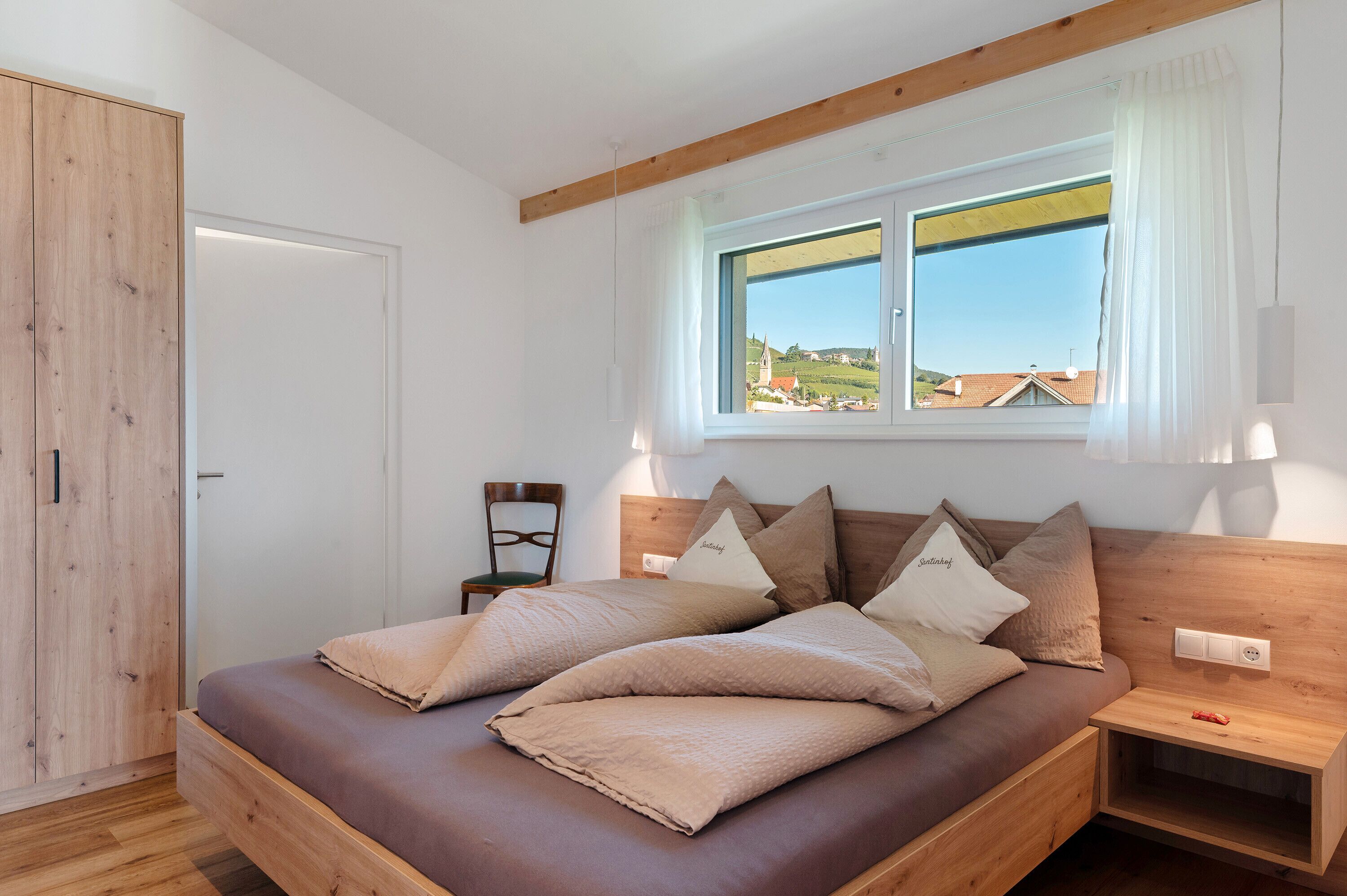 2 chambres, fer et planche à repasser, Wi-Fi, draps fournis