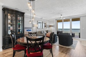 Apartment, Mehrere Betten (DiMucci Towers Ten 1604) | Speisen