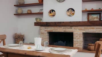 Free daily cooked-to-order breakfast