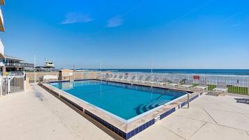 Condo, 1 cama King size (Oceania Plaza 808) | Alberca | Alberca climatizada