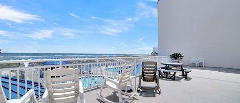 Condo, 1 King Bed with Sofa bed (Sugar Beach 364) | Outdoor dining