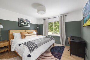 4 Schlafzimmer, Schreibtisch, Bügeleisen/Bügelbrett, Reisekinderbett