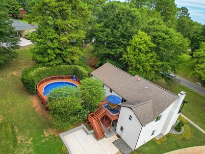 Private Pool-5miles to Carowinds-Newly Renovated-Quiet Neighborhood-Huge Deck