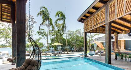 Hummingbird: Beachfront Cabana with Private Veranda on Belize Private Island