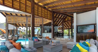 Seaside Belize Sanctuary with King Bed, Private Balcony & Dual Rain Showers