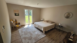 4 chambres, lit parapluie, Wi-Fi gratuit, draps fournis