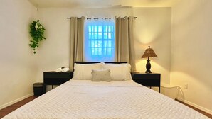 3 室のベッドルーム、アイロン / アイロン台、WiFi、ベッドシーツ