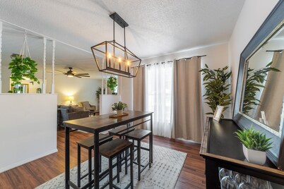 Northwood Estate, 15min from UF, sleeps 9, recently renovated!