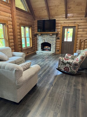 TV, fireplace