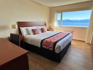 1 bedroom, iron/ironing board, free WiFi, bed sheets - Charming Space for Relaxation & Exploration - Near Melipal Beach w/ Breakfast! (San Carlos de Bariloche)