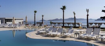 Sude Beach Resort Hotel