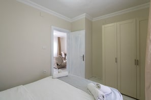 Family Villa, Balcony, Garden View | Iron/ironing board, free WiFi
