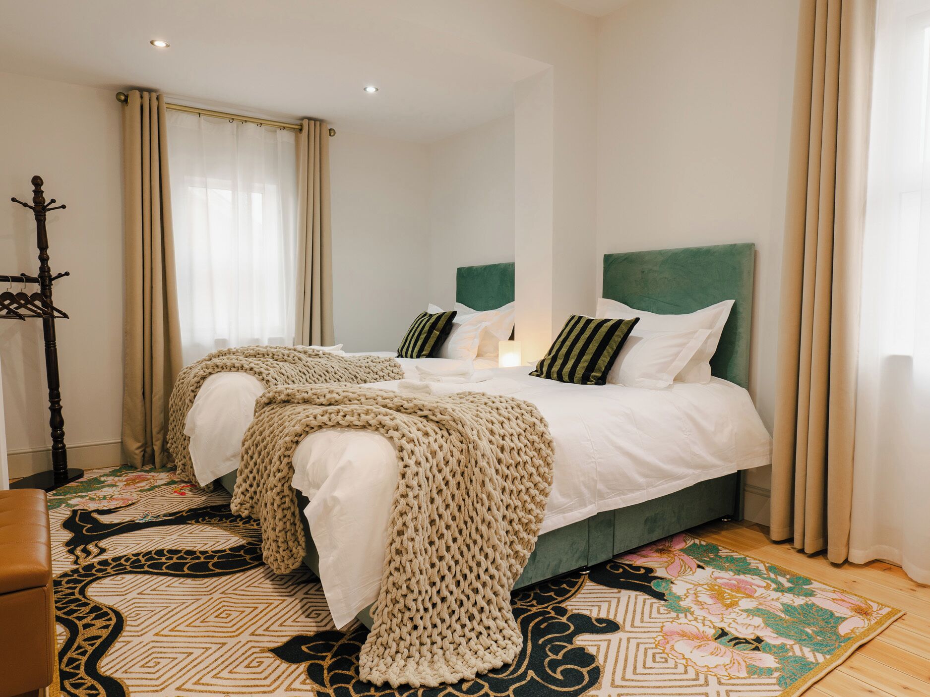 5 bedrooms, individually decorated, individually furnished, free WiFi