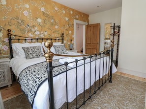 5 bedrooms, individually decorated, individually furnished, free WiFi - 33 Lorne Street (Chester)