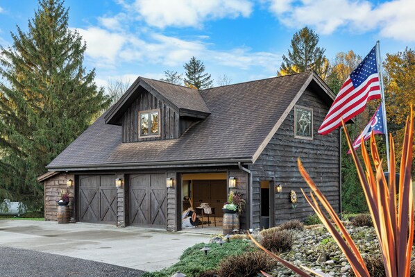 Exterior - Wine Country Loft + Heated Swim Spa (Geneva)