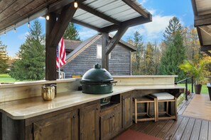 Terrace/patio - Wine Country Loft + Heated Swim Spa (Geneva)