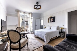 1 室のベッドルーム、アイロン / アイロン台、インターネット、ベッドシーツ