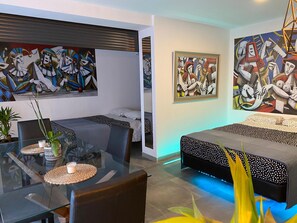 Dining - Beautiful studio near the Sagrada familia and the beach (Barcelona)