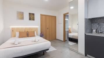 Studio | Een strijkplank/strijkijzer, gratis wifi