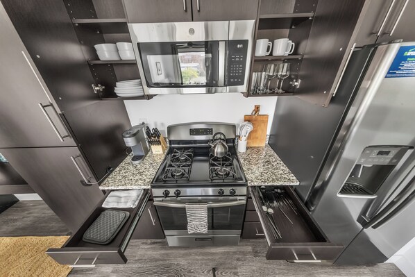 Fridge, microwave, oven, stovetop