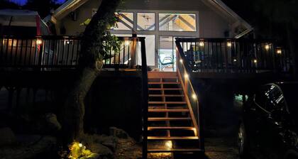 Cabin / hotub next to a Creek near Bass lake, 45/min to Yosemite south gate