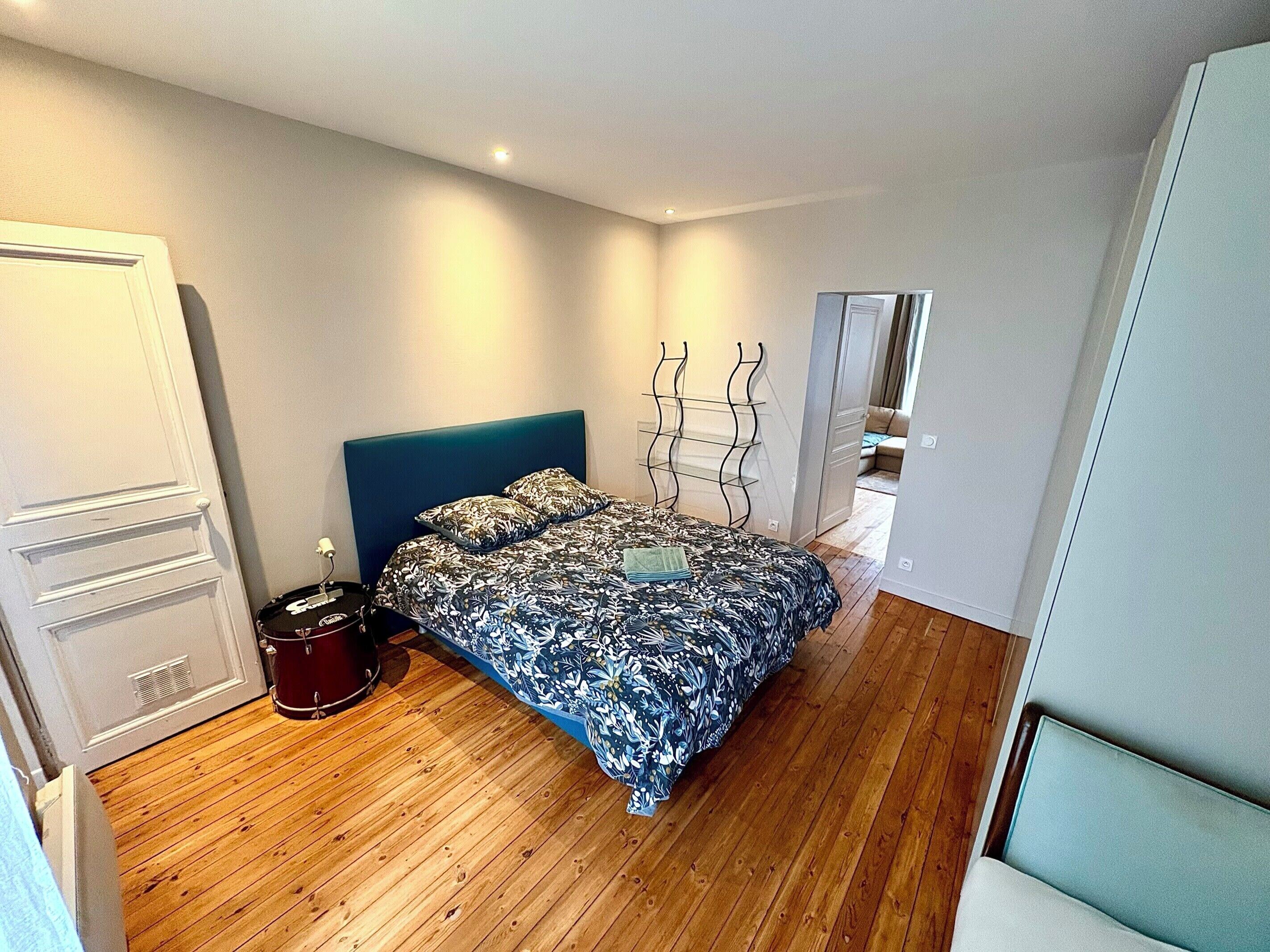 2 bedrooms, WiFi, bed sheets