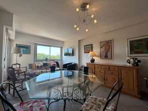 TV - Apartment with view, quiet and comfort in Narbonne (Narbonne)