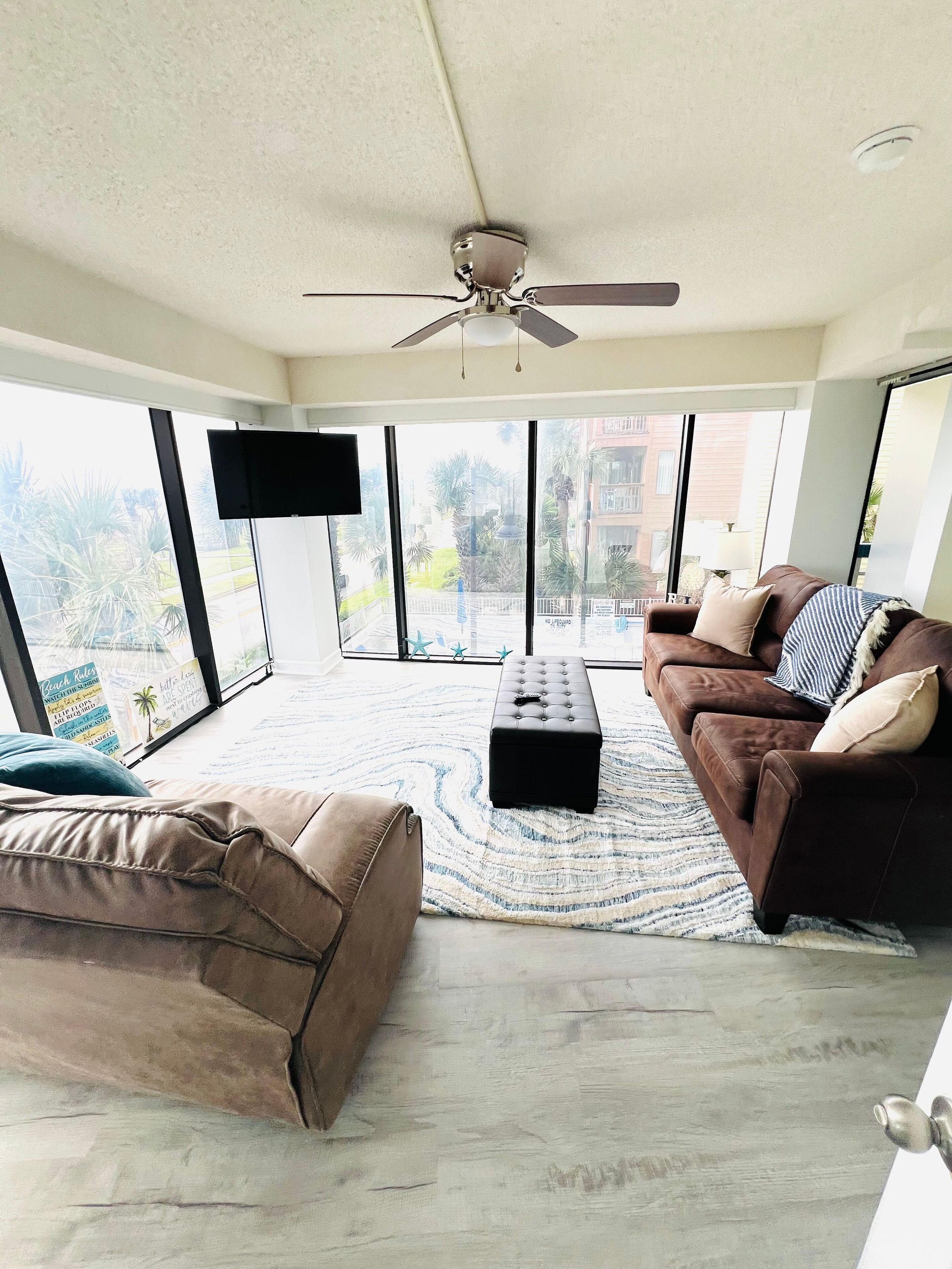 Télévision, chaîne hi-fi