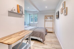 2 chambres, bureau, Wi-Fi, draps fournis