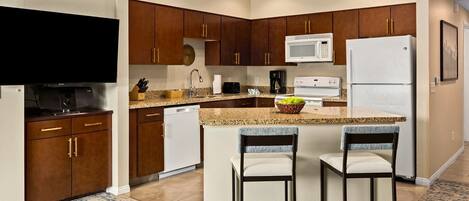 Micro-ondes, four, plaque de cuisson, lave-vaisselle