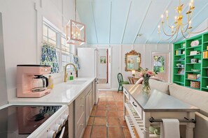 Micro-ondas, fogão, cooktop, lava-louças