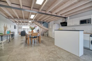 Interior - Guesthouse 'Domaine En Castanet' with Shared Pool, Private Garden and Wi-Fi (Caraman)