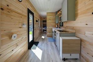 Un four, surface de cuisson