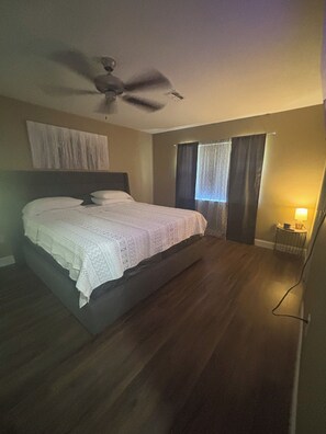 2 bedrooms, iron/ironing board, internet, bed sheets