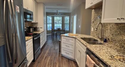Enjoyable chalet with AC in Spring Hill - 2 bedrooms