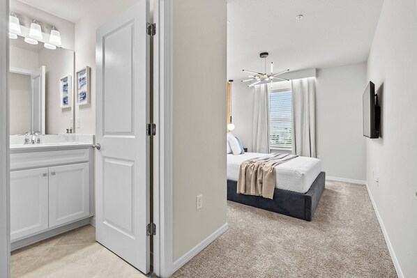 5 bedrooms, travel cot, WiFi, bed sheets